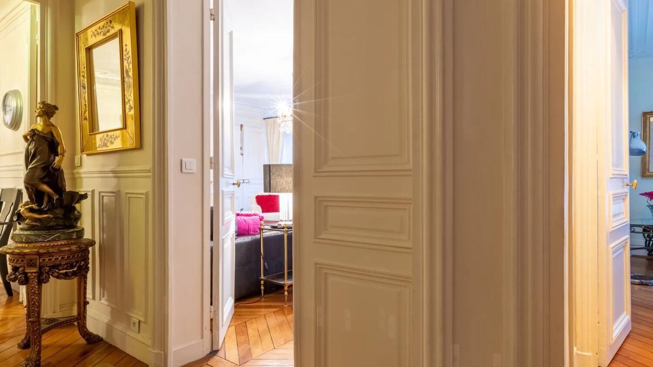 Photo of Others in Saint-Germain-des-Pres