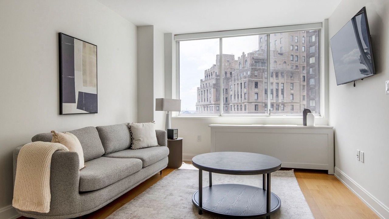 Photo of Livingroom in Sutton Place