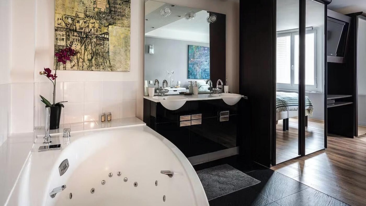 Photo of Bathroom in Quartier de la Monnaie