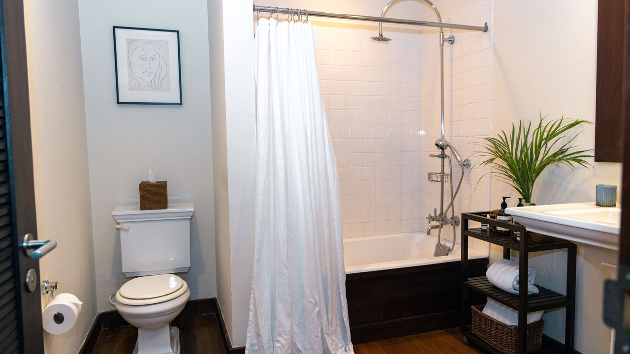 Photo of Bathroom in Dunmore Town