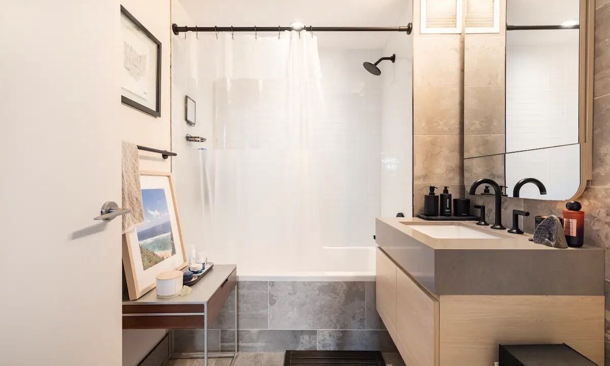 Photo of Bathroom in Greenpoint