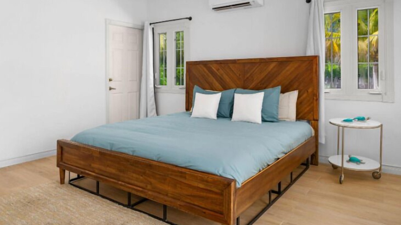 Photo of Bedroom in Leeward Settlement