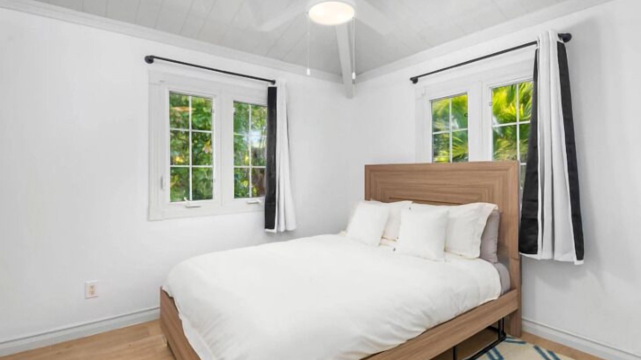 Photo of Bedroom in Leeward Settlement