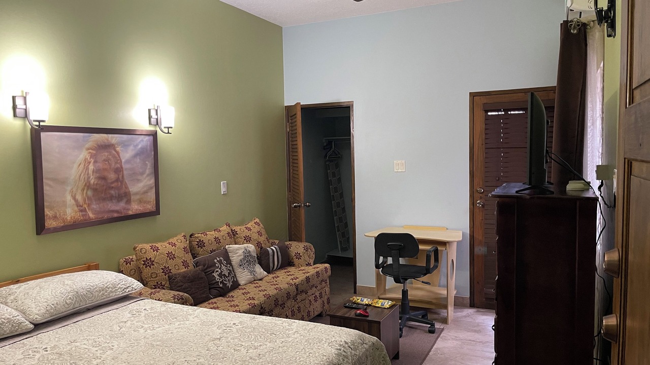Photo of Bedroom in Molynes Gardens