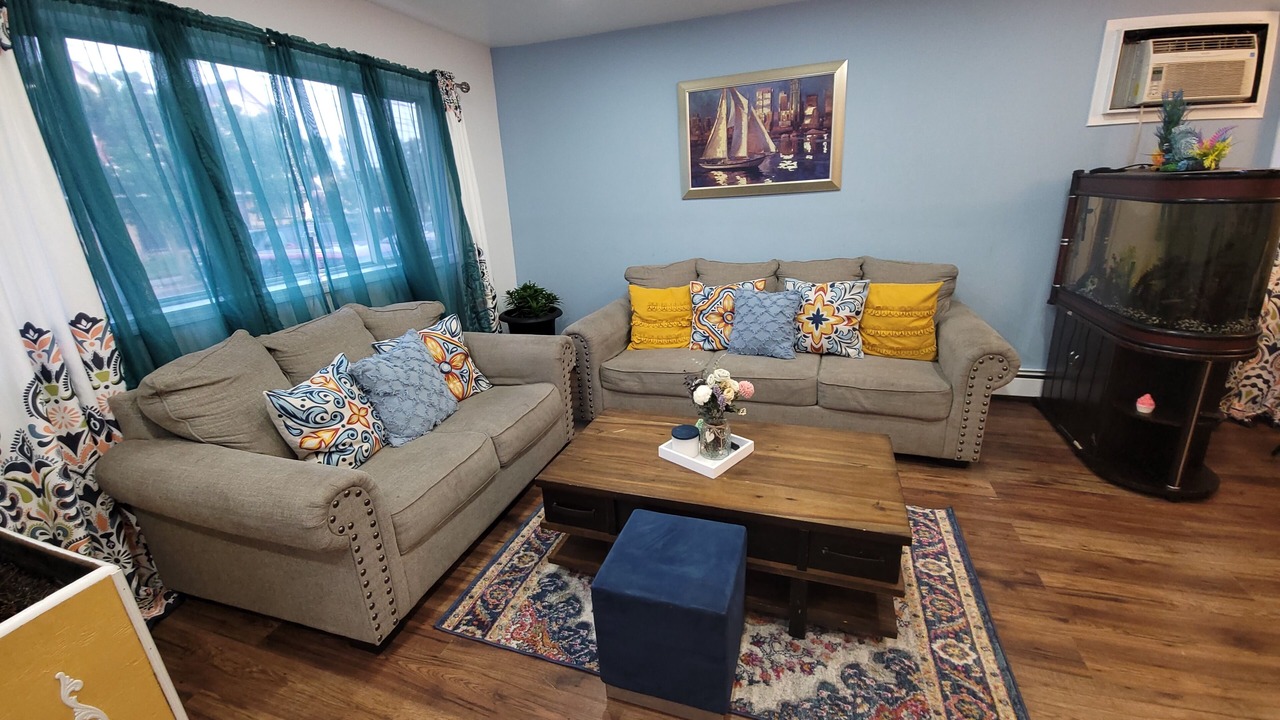Photo of Livingroom in Arverne