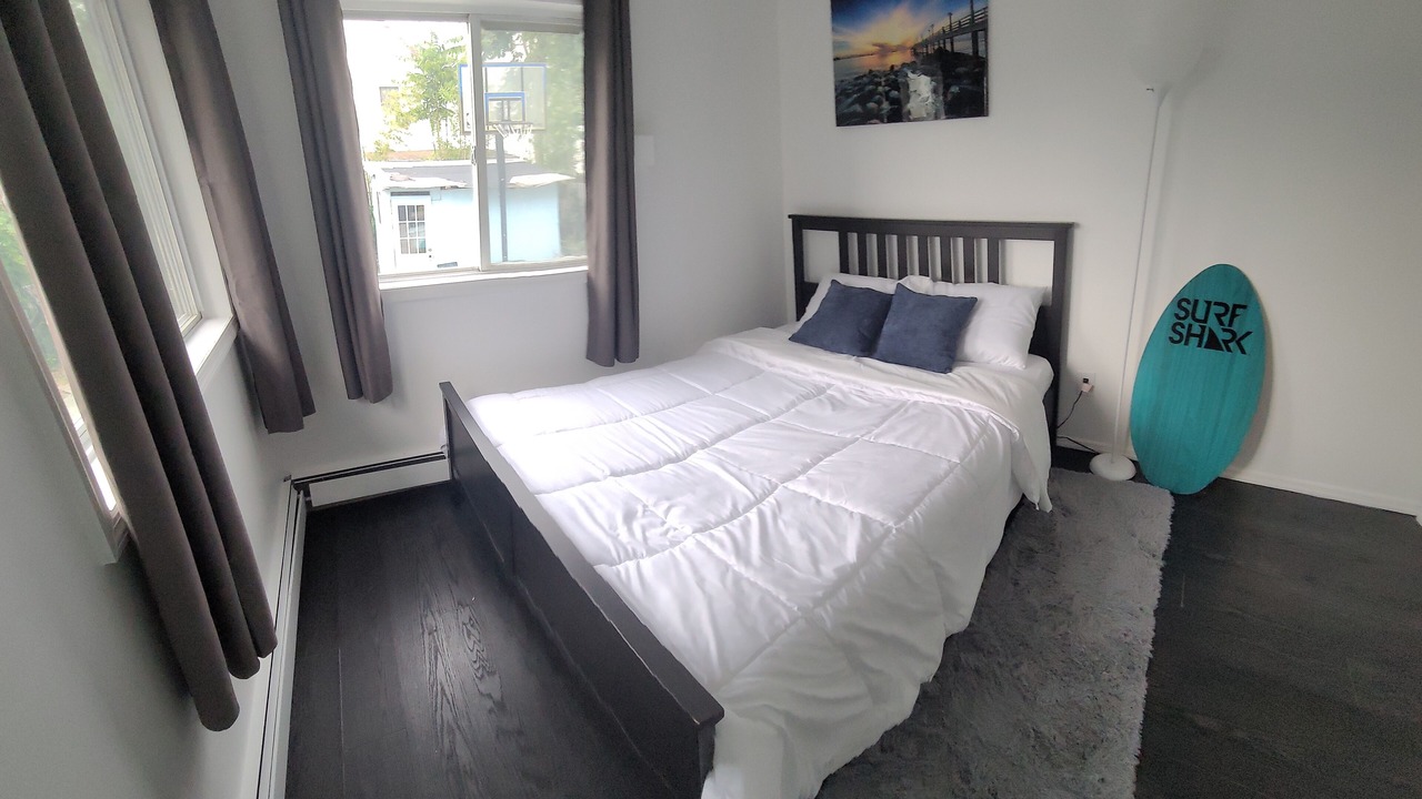 Photo of Bedroom in Arverne