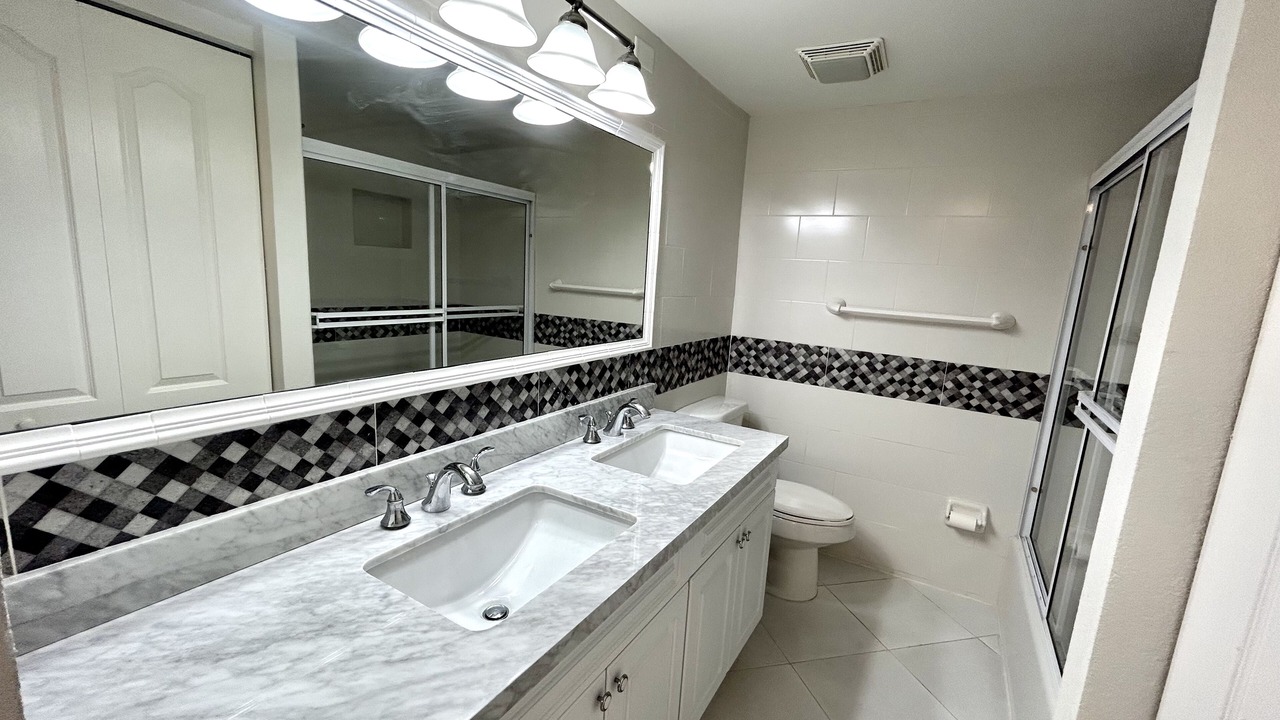 Photo of Bathroom in Freeport