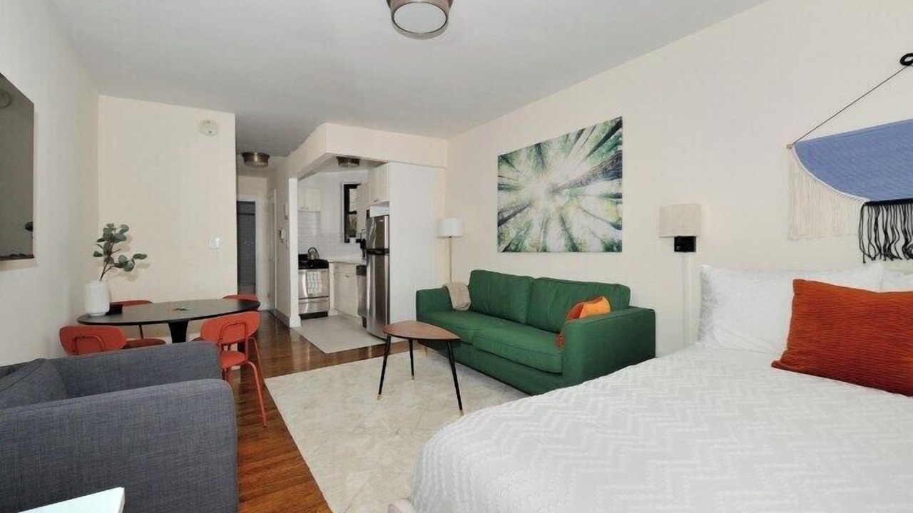 Photo of Livingroom in Sutton Place