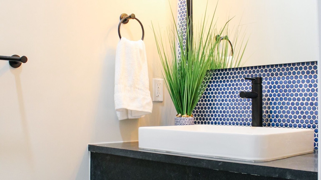 Photo of Bathroom in Tar Bay