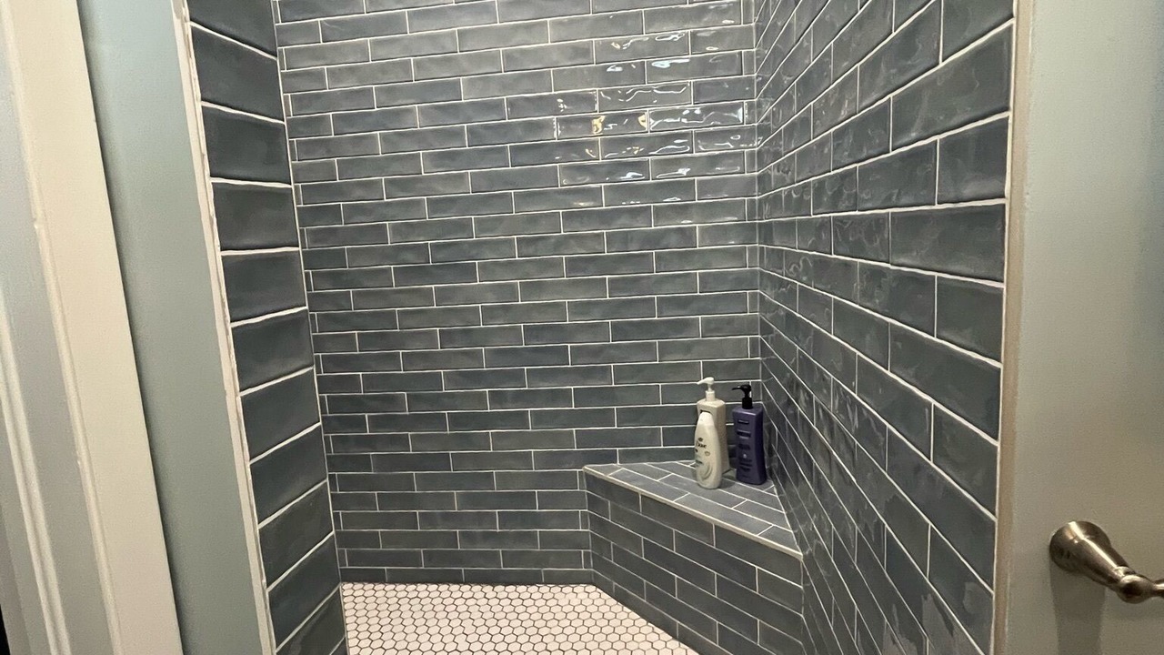 Photo of Bathroom in Tar Bay