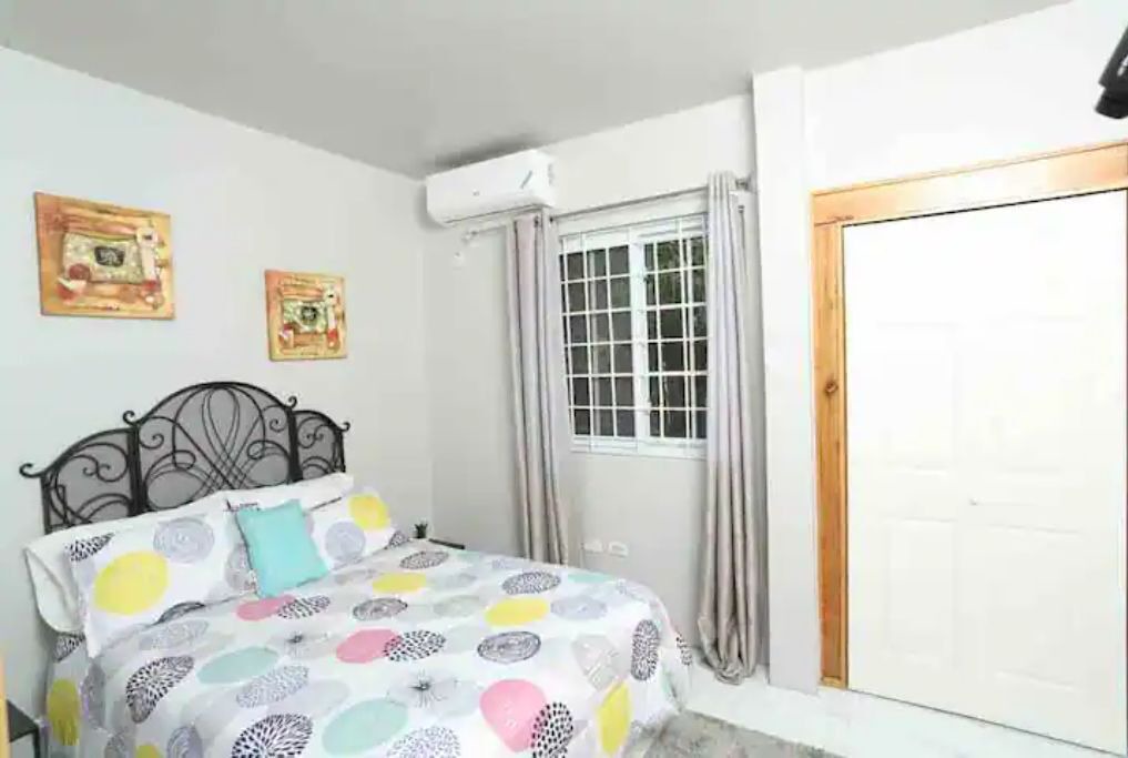 Photo of Bedroom in Molynes Gardens