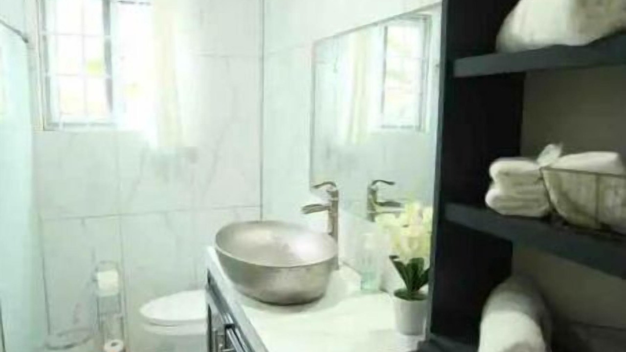 Photo of Bathroom in Molynes Gardens