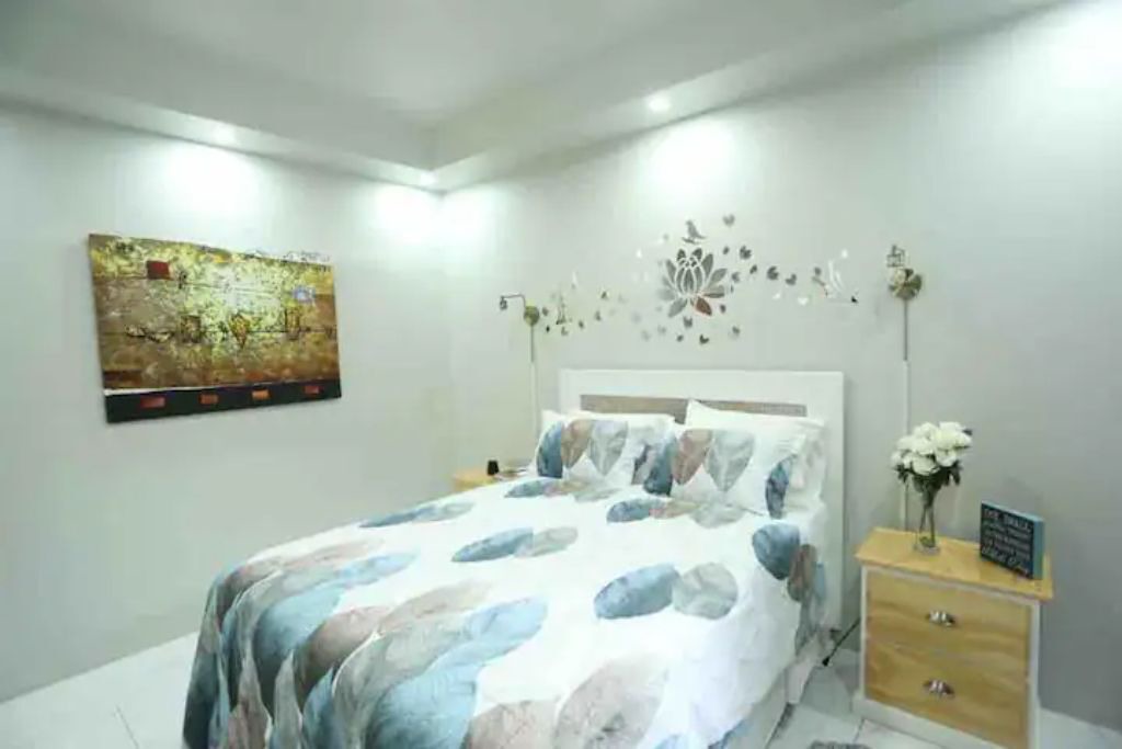 Photo of Bedroom in Molynes Gardens