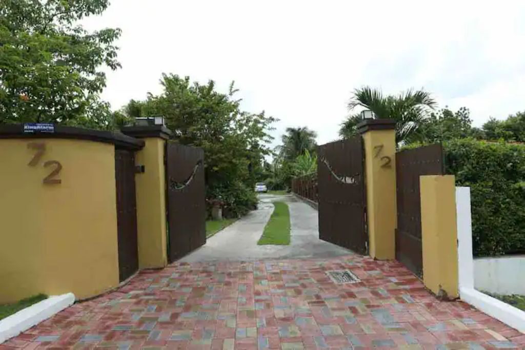 Photo of Outdoor in Molynes Gardens