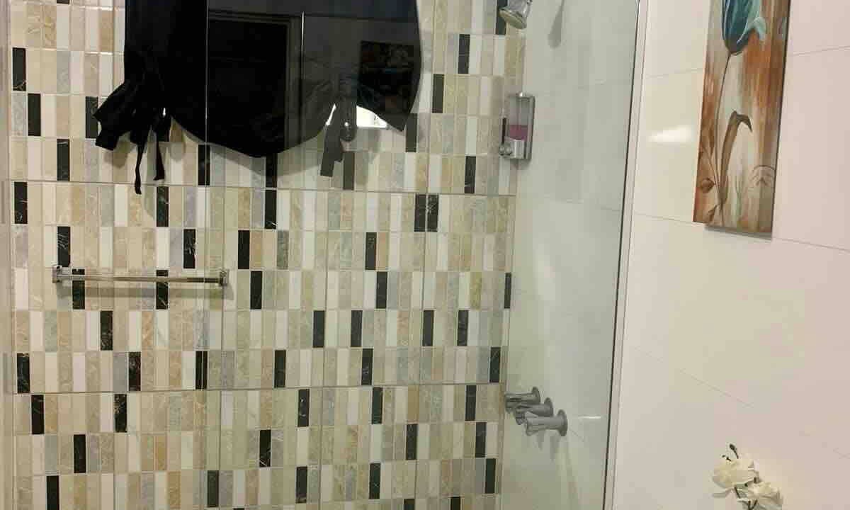 Photo of Bathroom in Pembroke Hall