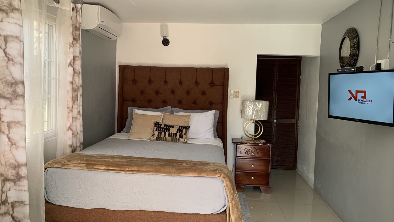 Photo of Bedroom in Pembroke Hall