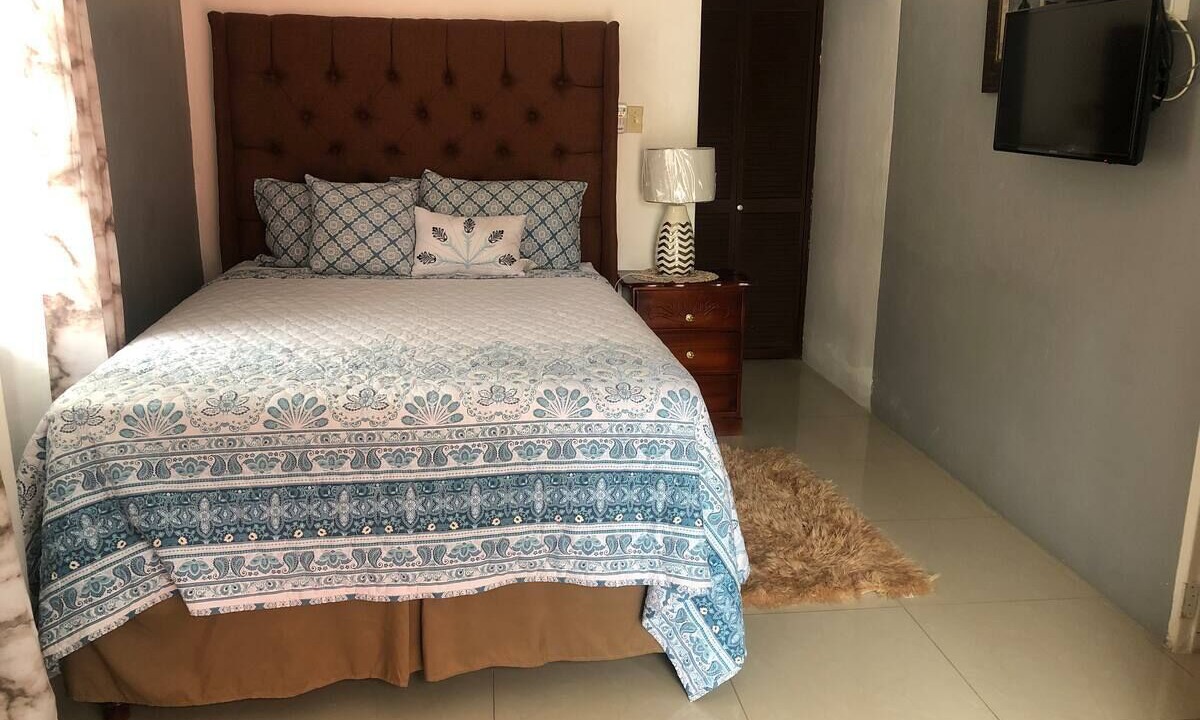 Photo of Bedroom in Pembroke Hall