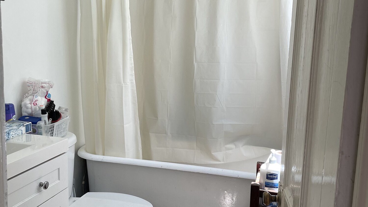 Photo of Bathroom in Greenpoint