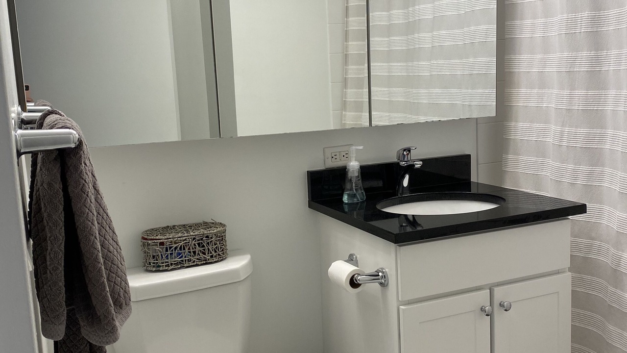 Photo of Bathroom in Lincoln Square