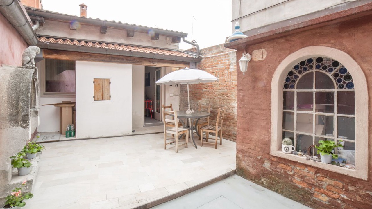 Photo of Outdoor in Longa