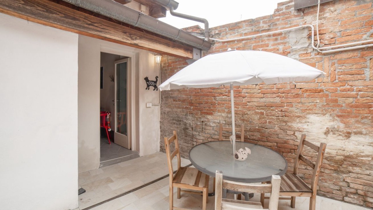 Photo of Outdoor in Longa