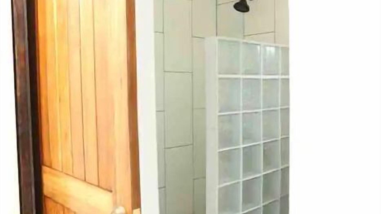 Photo of Bathroom in Molynes Gardens