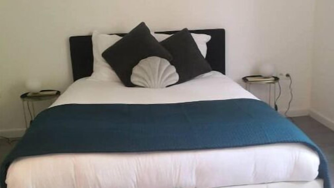 Photo of Bedroom in Villeneuve-Saint-Georges