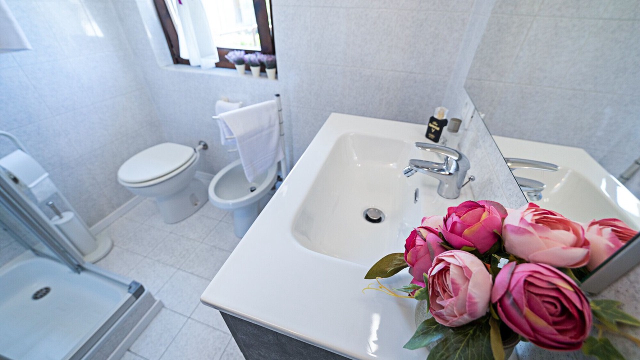 Photo of Bathroom in Montioni