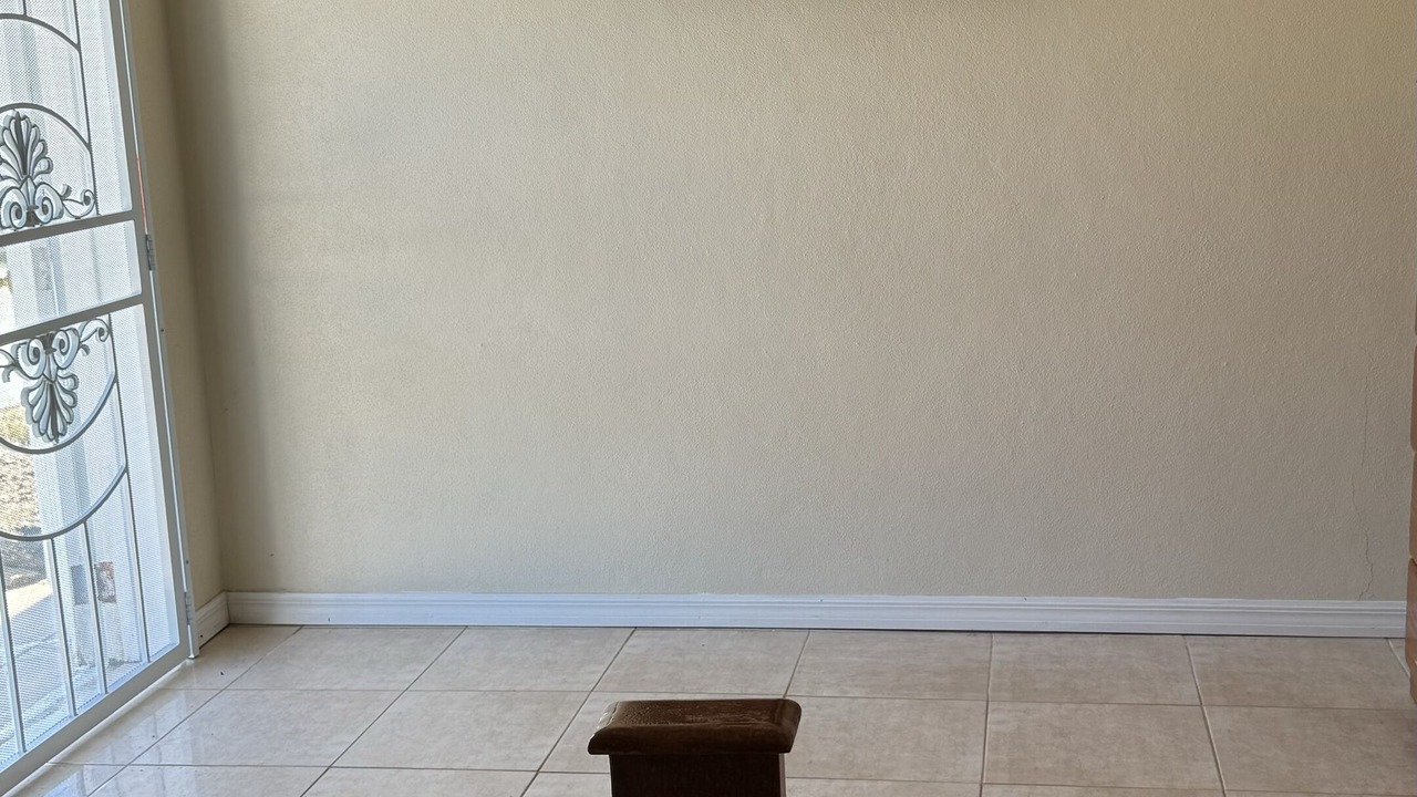 Photo of Bedroom in Tar Bay