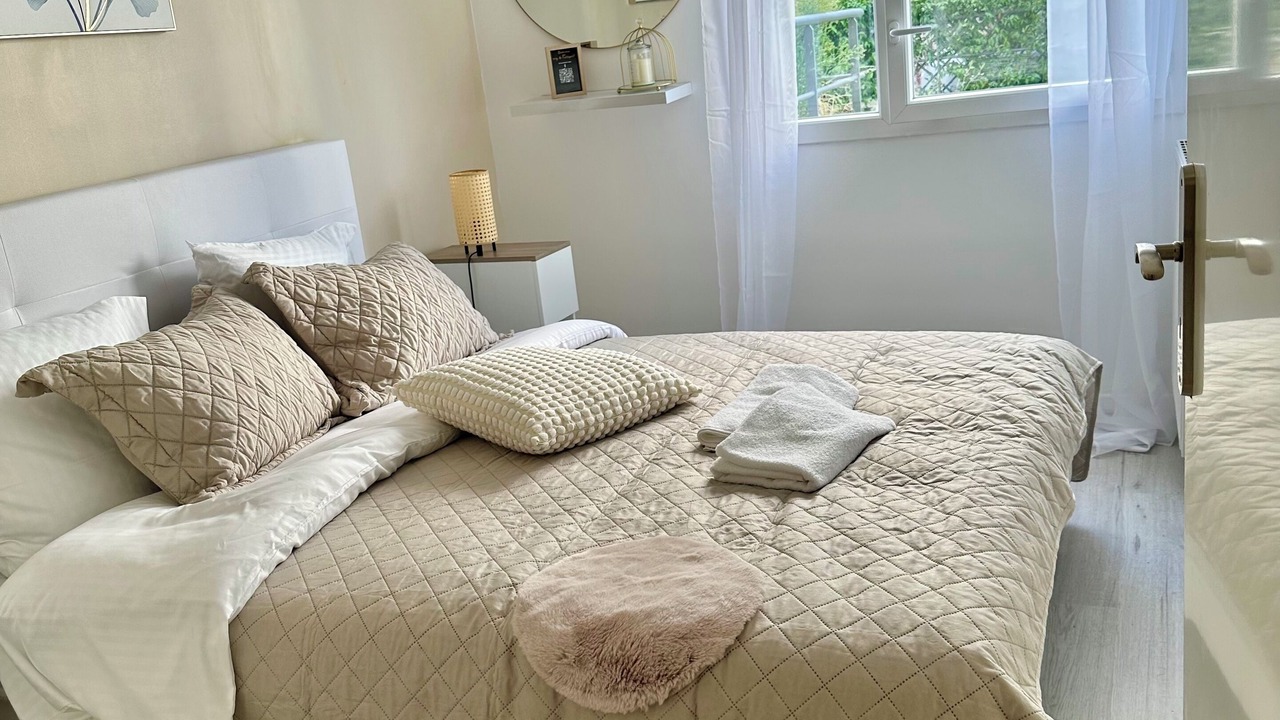 Photo of Bedroom in Le Blanc-Mesnil
