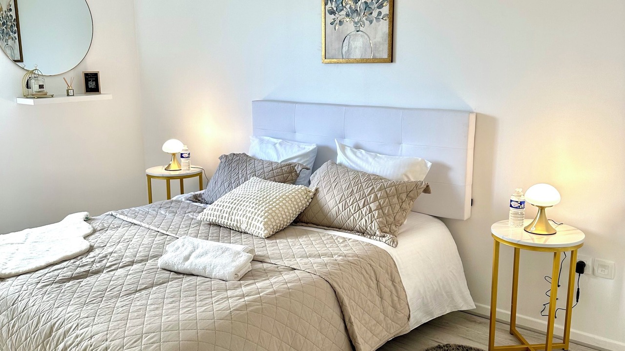 Photo of Bedroom in Le Blanc-Mesnil