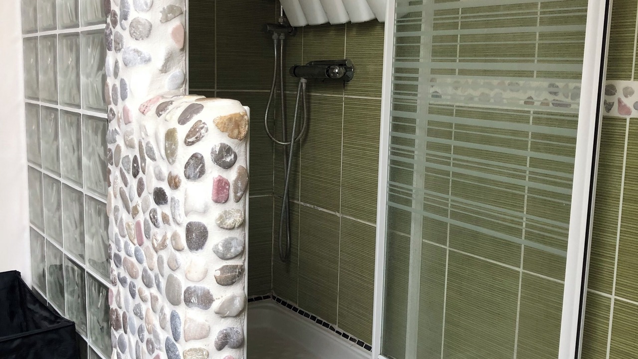 Photo of Bathroom in Quincy-Voisins