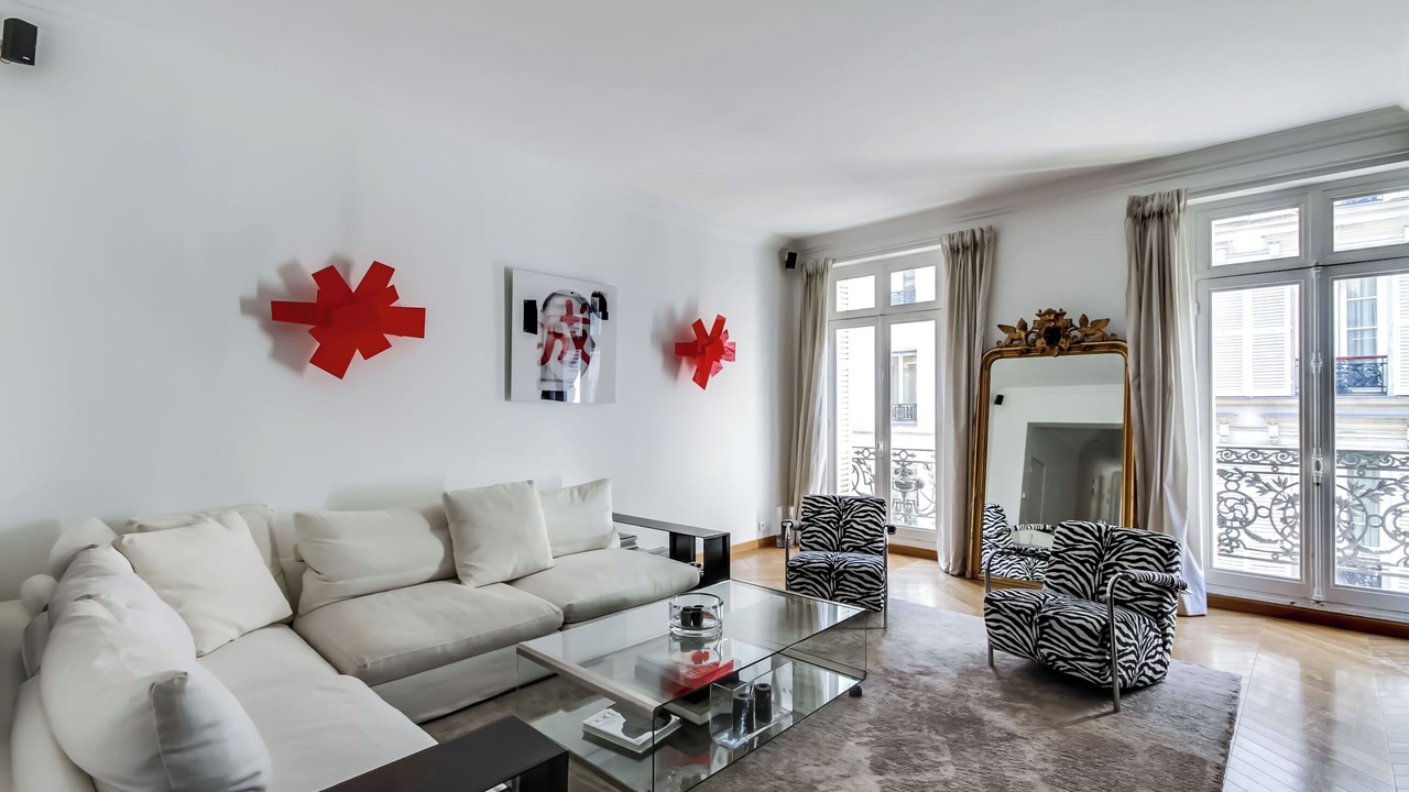 Photo of Livingroom in 8th Arrondissement