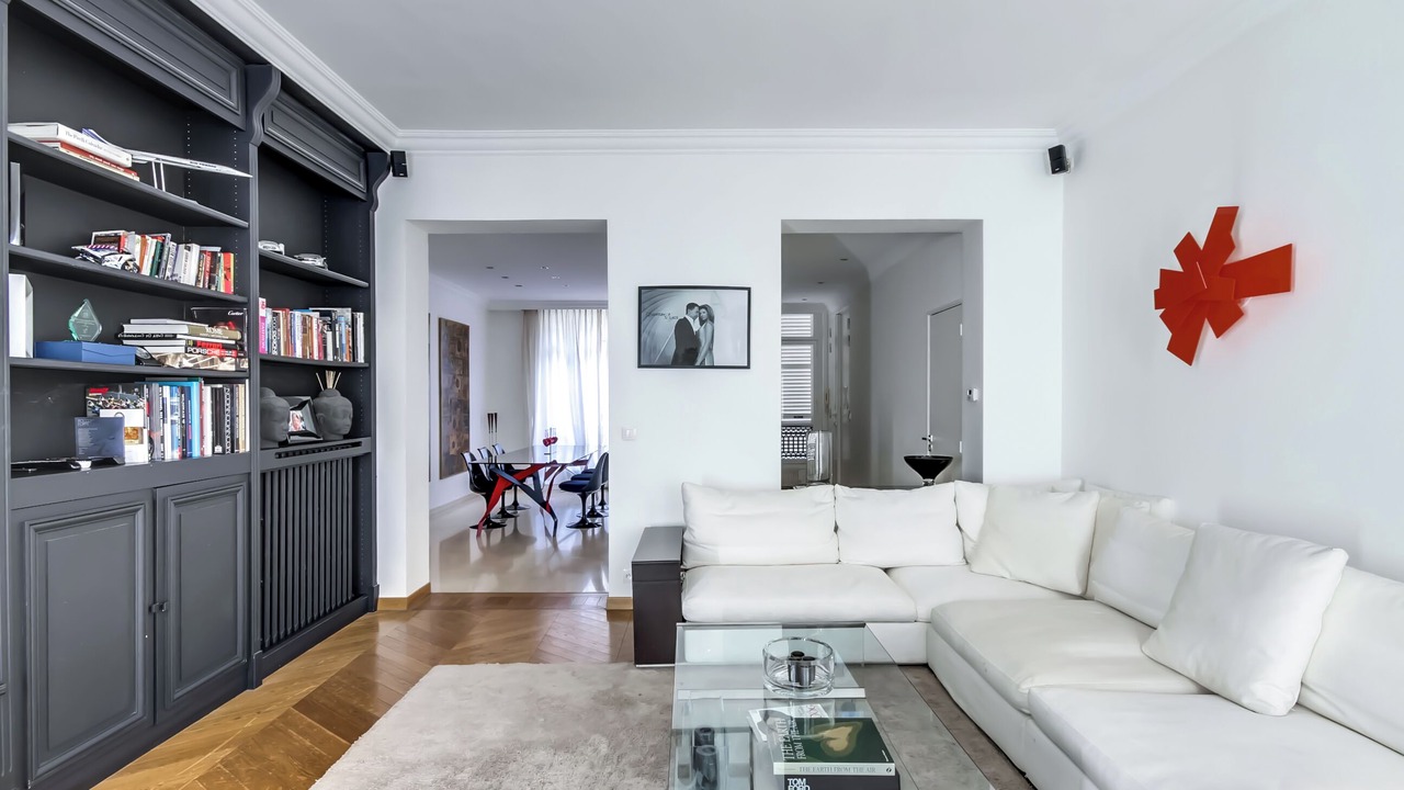 Photo of Livingroom in 8th Arrondissement