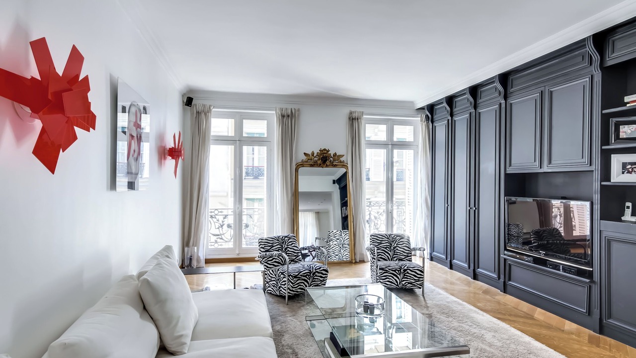 Photo of Livingroom in 8th Arrondissement