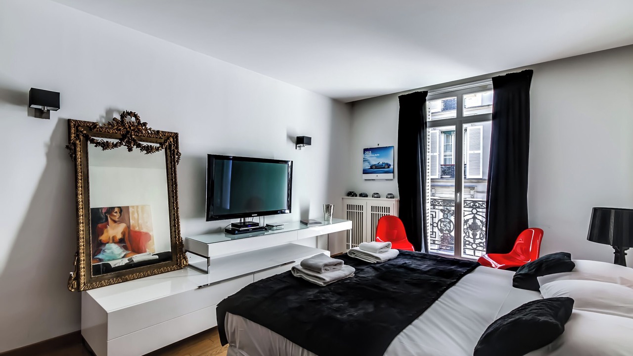 Photo of Bedroom in 8th Arrondissement