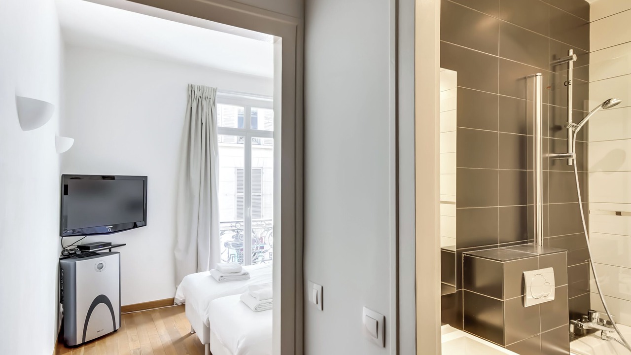 Photo of Bathroom in 8th Arrondissement