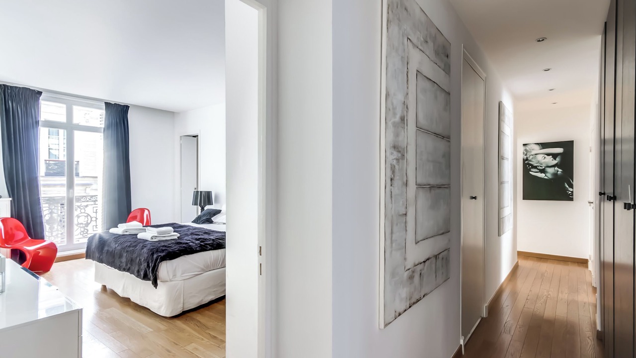 Photo of Bedroom in 8th Arrondissement