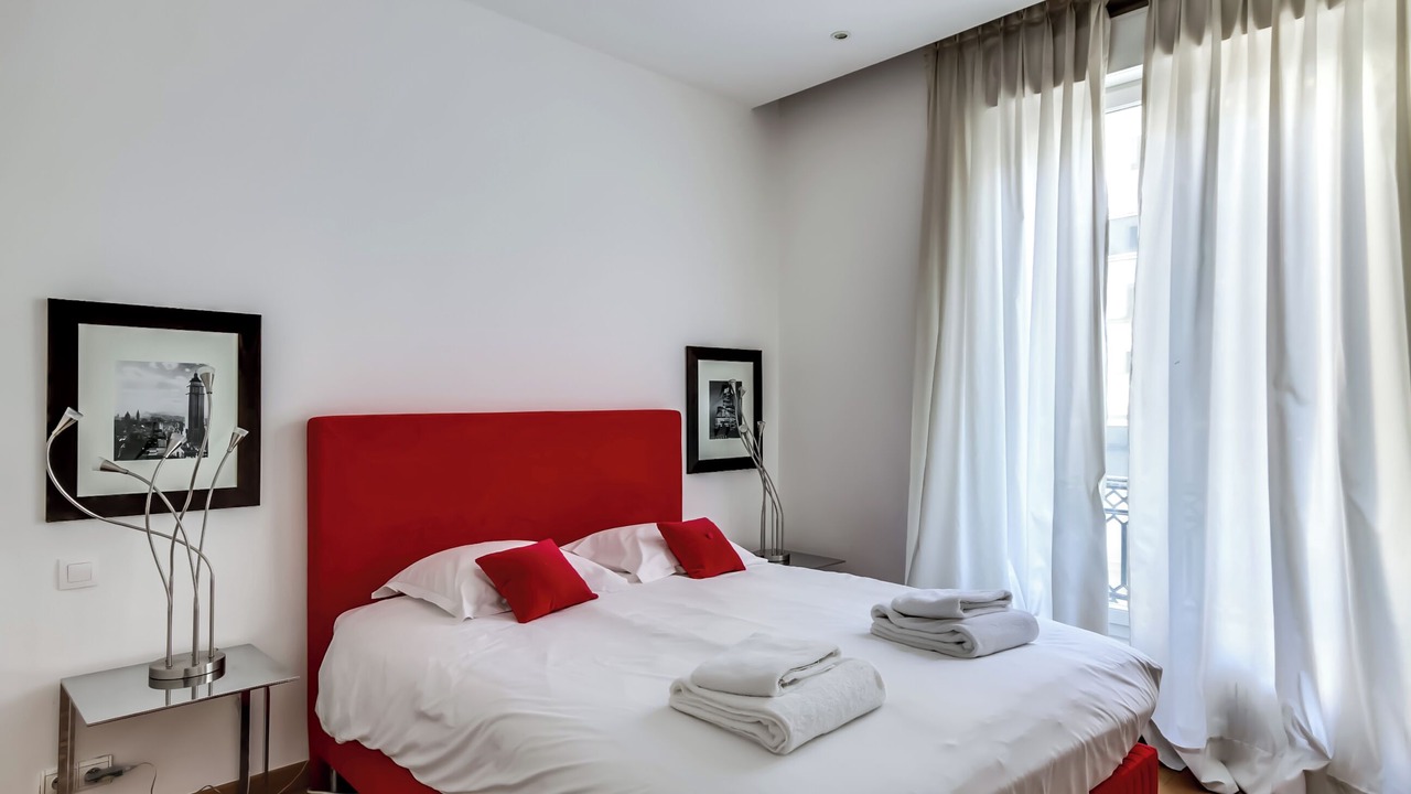 Photo of Bedroom in 8th Arrondissement