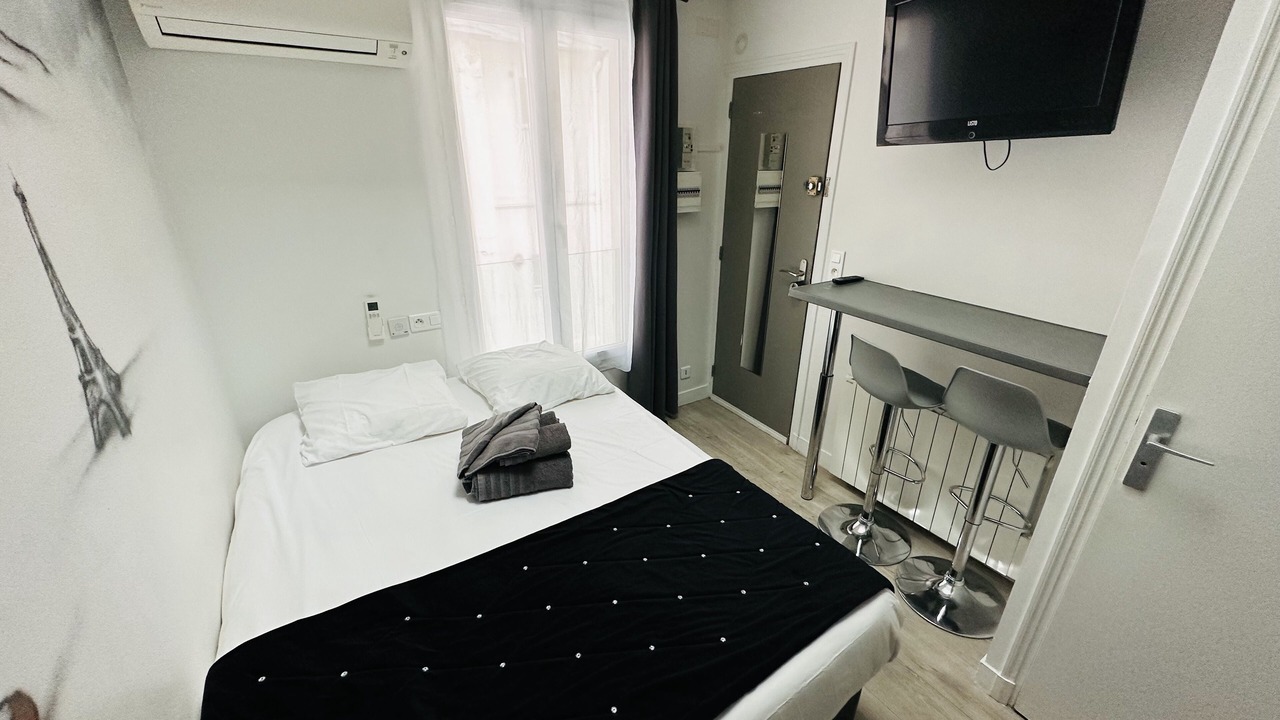 Photo of Bedroom in Faubourg Saint-Germain