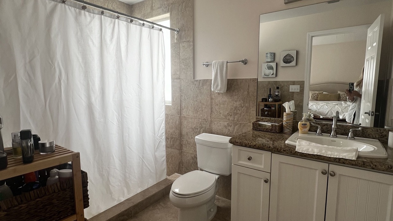 Photo of Bathroom in Alice Town