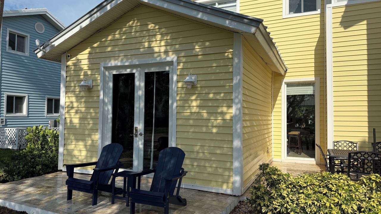 Photo of Patio Balcony in Alice Town