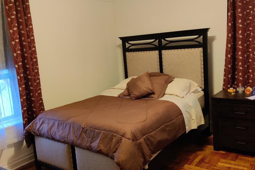 Photo of Bedroom in Midwood