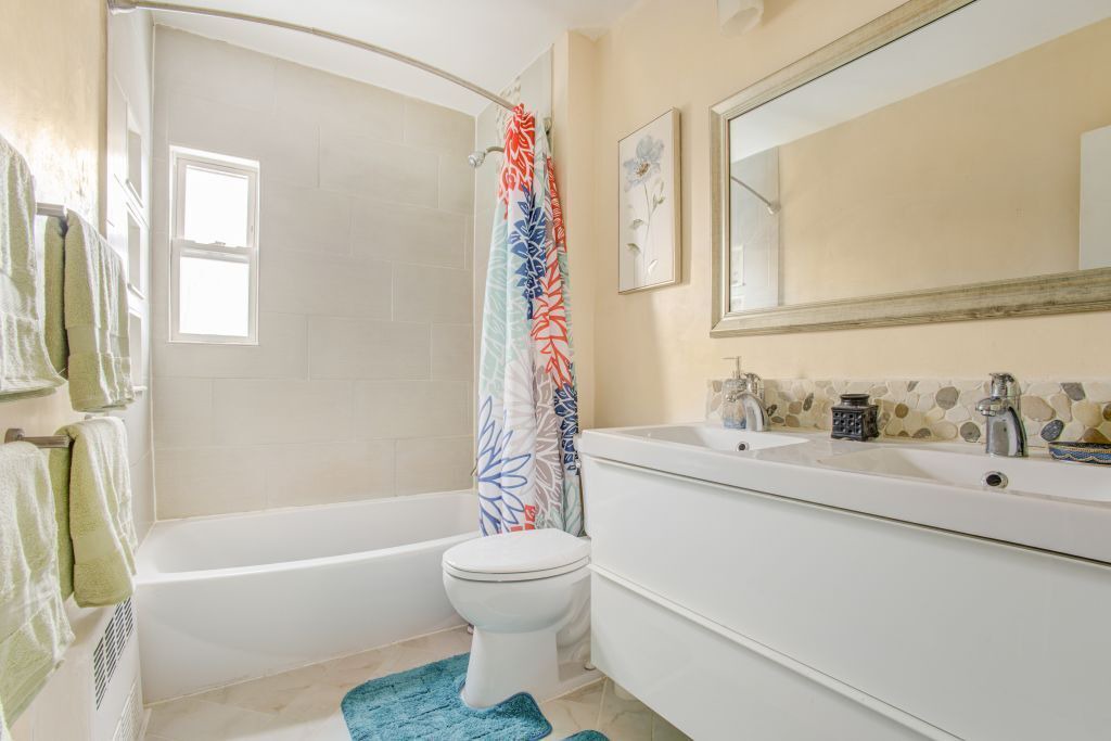 Photo of Bathroom in Canarsie