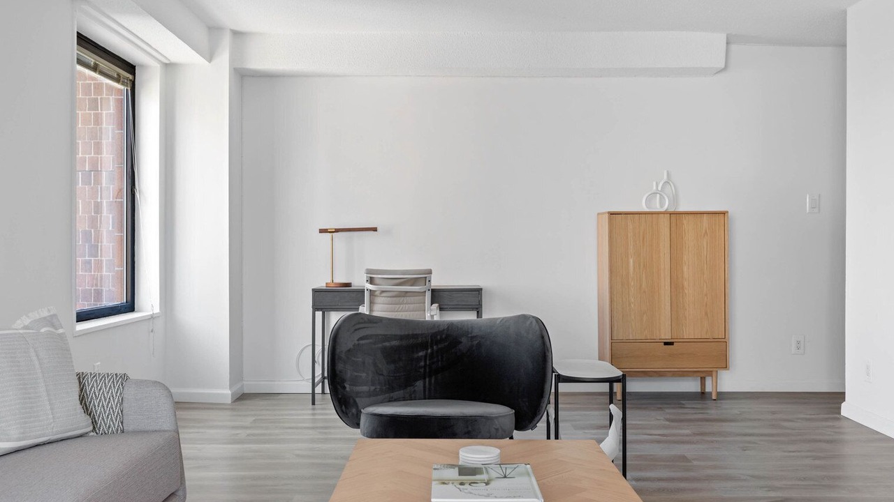Photo of Livingroom in Peter Cooper Village