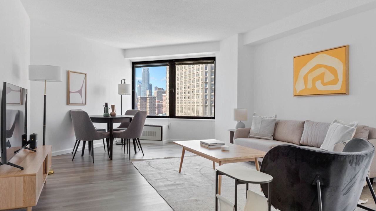 Photo of Livingroom in Peter Cooper Village
