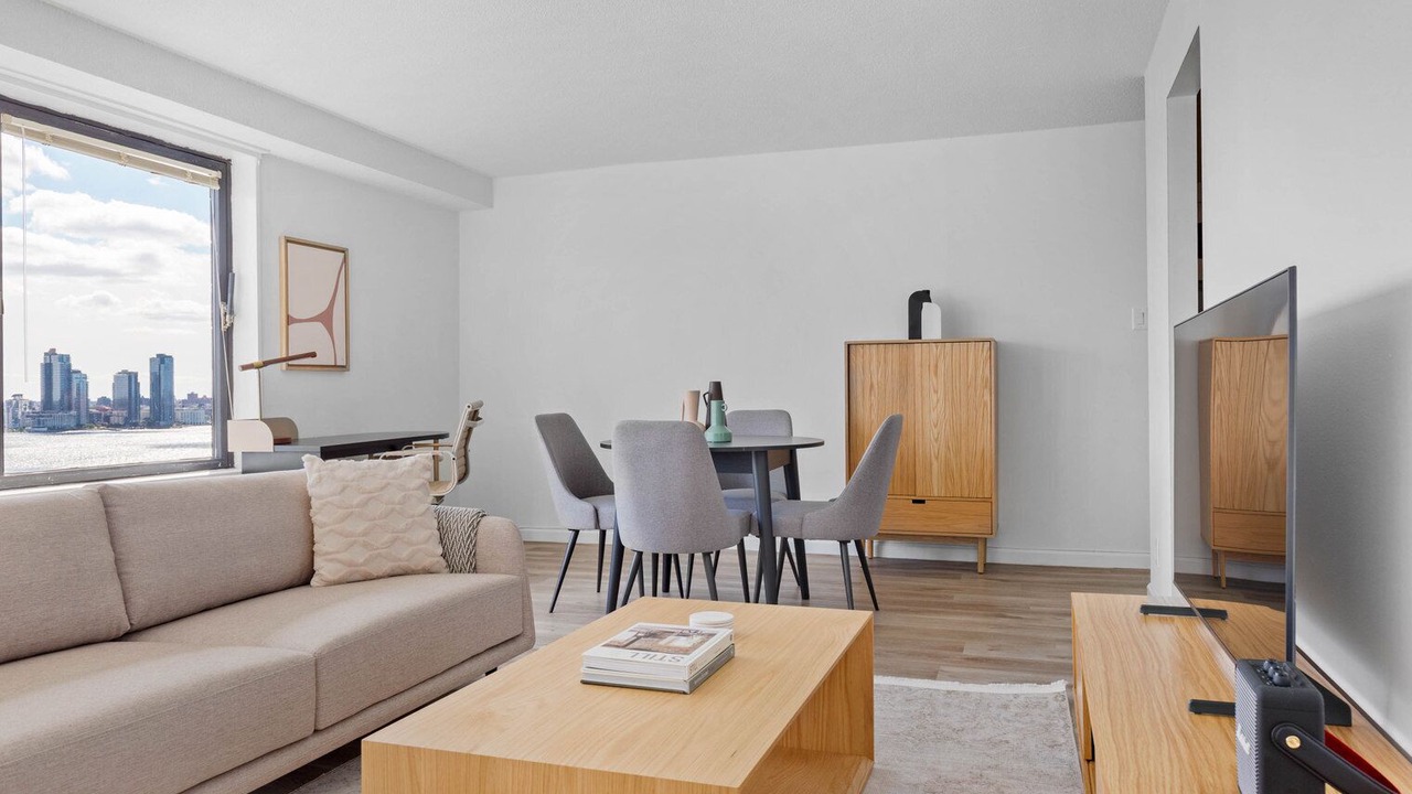 Photo of Livingroom in Peter Cooper Village