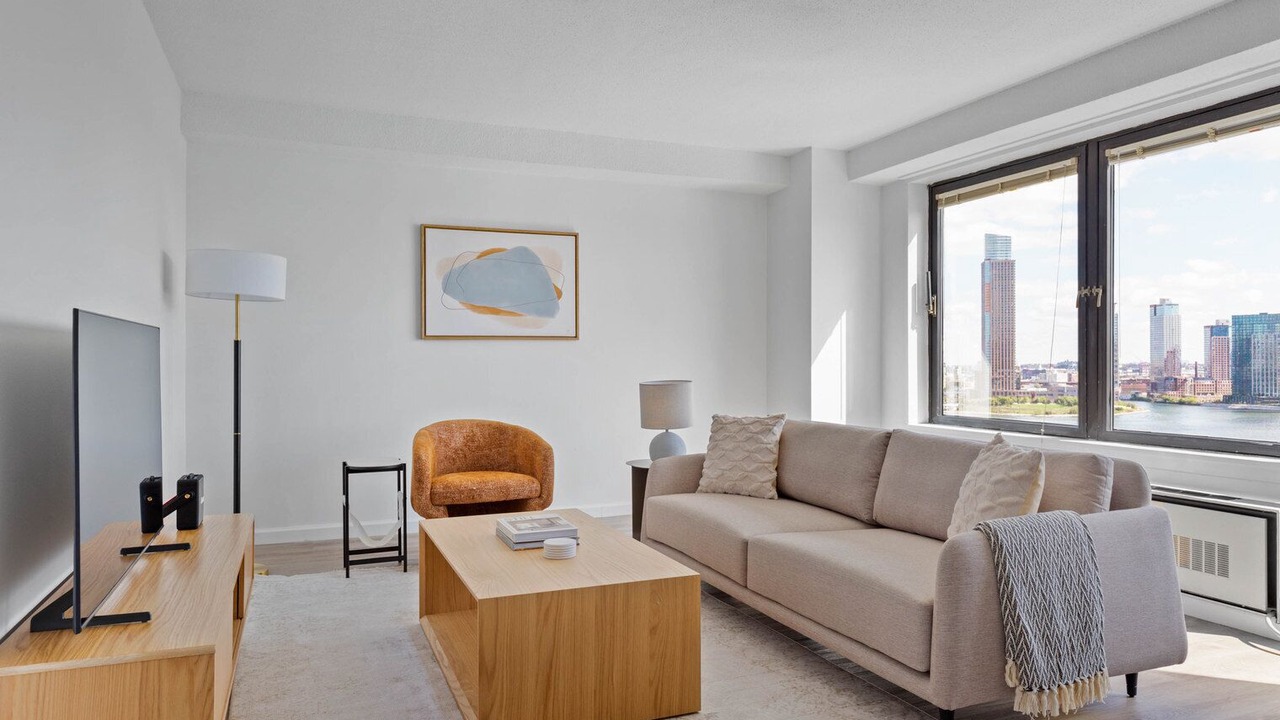 Photo of Livingroom in Peter Cooper Village