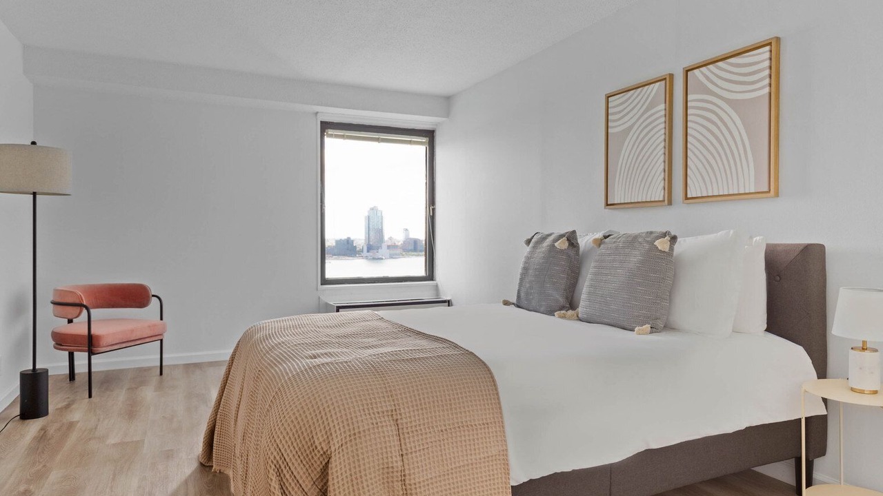 Photo of Bedroom in Peter Cooper Village