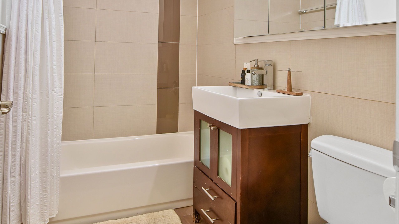 Photo of Bathroom in Port Morris